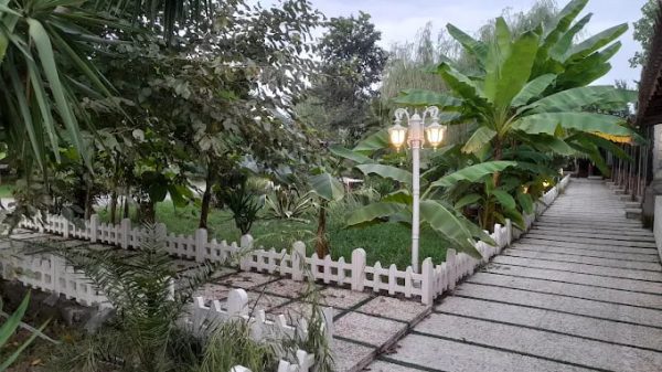 باغ و سفره خانه زرین رشت