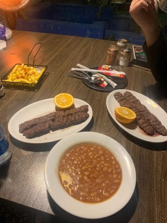 رستوران انوش خان رشت