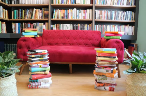کافه کتاب اردیبهشت رشت