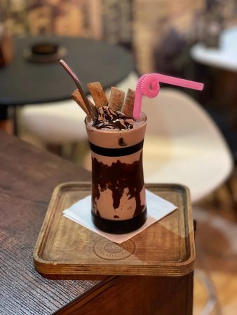 کافه إیت رشت