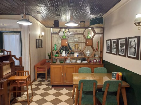 کافه خوراک مادام موسیو رشت