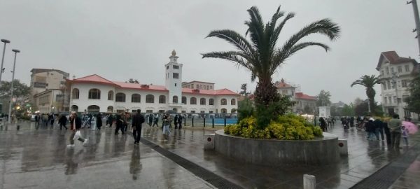 میدان شهرداری رشت