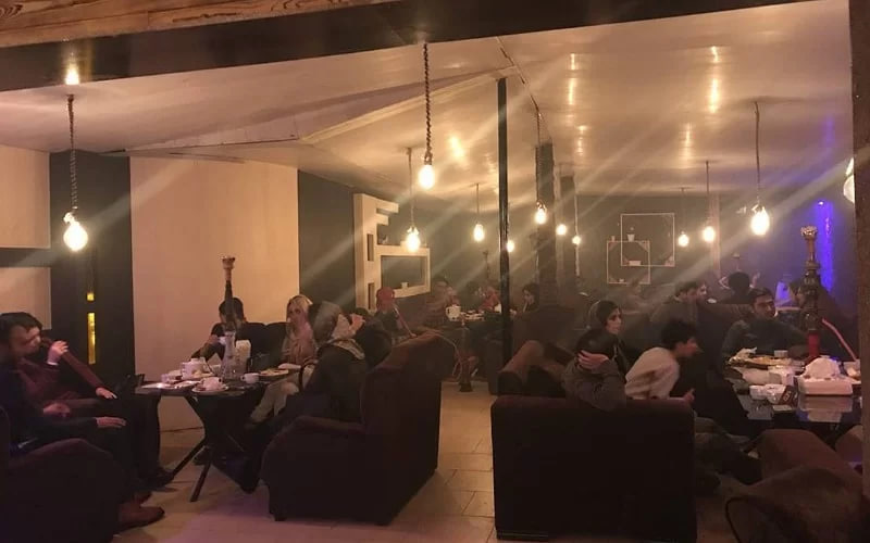 محیط رستوران راندو 2