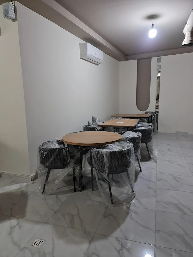 محیط کافه رستوران خوش طعم 1