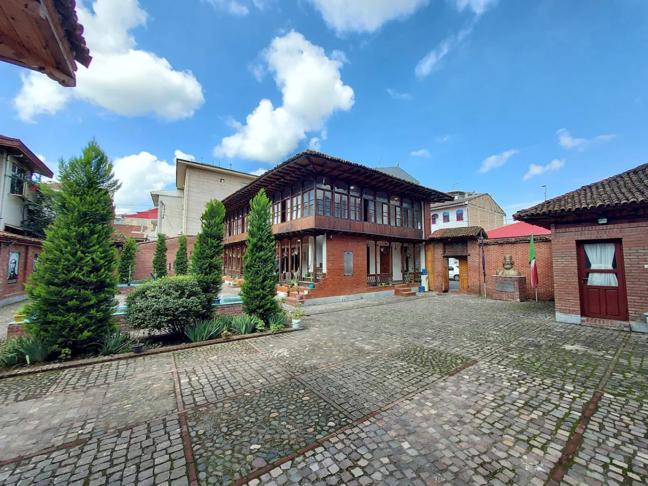 خانه میرزا کوچک خان رشت