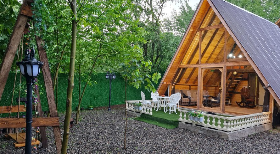 کلبه چوبی در رشت