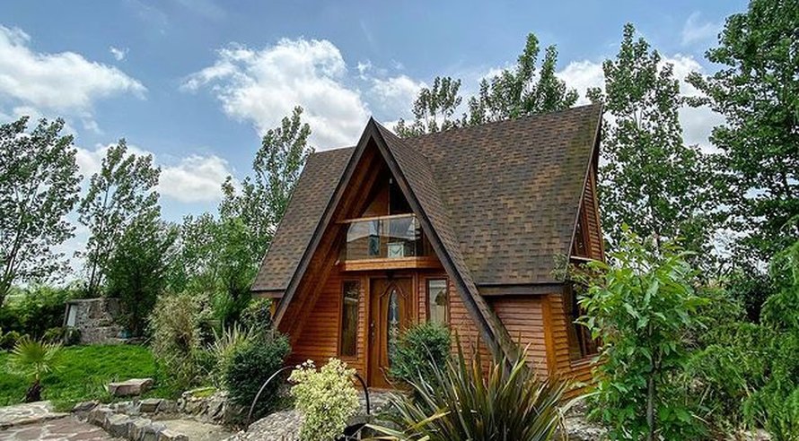 کلبه چوبی در رشت